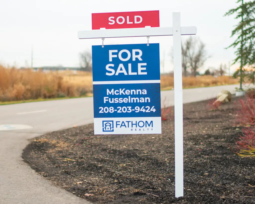 Rogue Graphics examples of custom Realtor Yard Arm Signs and rider made of ACM for Realtors in Boise, Meridian and Nampa.
