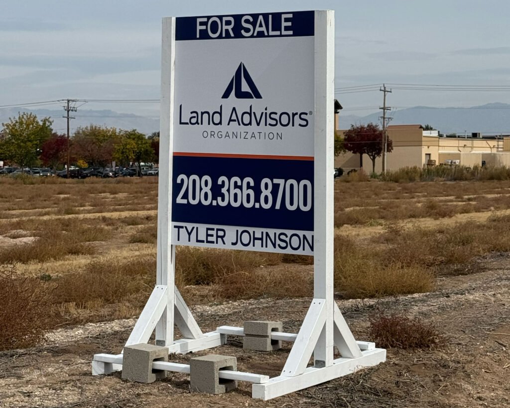 Rogue Graphics examples of custom MDO marketing signs for developers in Boise, Meridian and Nampa.