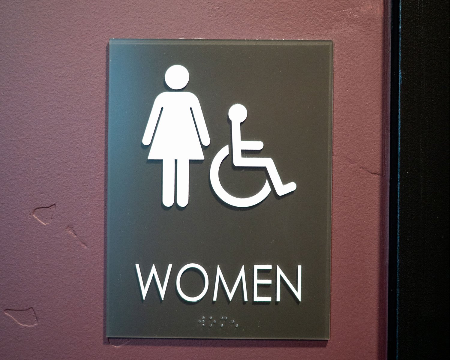 Rogue Graphics examples of custom Idaho Accessibility Code and ADA Tenant signage for Boise, Meridian and Nampa.